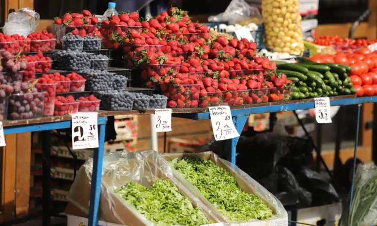 Пазарът ни е залят от вносни зеленчуци и превърнат в кошче за боклук за чужда продукция - Tribune.bg