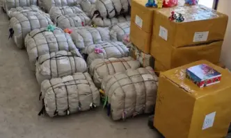 Близо 10 000 фалшиви детски играчки задържаха митничари на Ферибот Оряхово