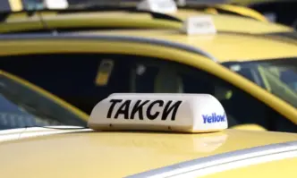 Напрежение: Таксиметрови шофьори в София готови на протест заради липса на стоянки на бул. Витоша