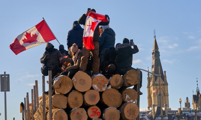 Два дни протести в Канада срещу ковид мерките (СНИМКИ) - Tribune.bg