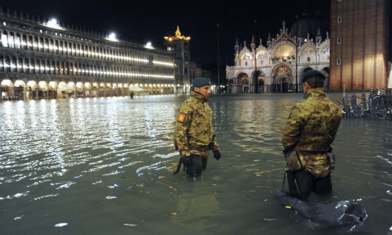 Извънредно положение: Венеция е под вода - Tribune.bg