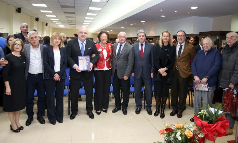 Министър Кралев присъства на представянето на книгата за Йорданка Благоева Босоногата кралица - Tribune.bg