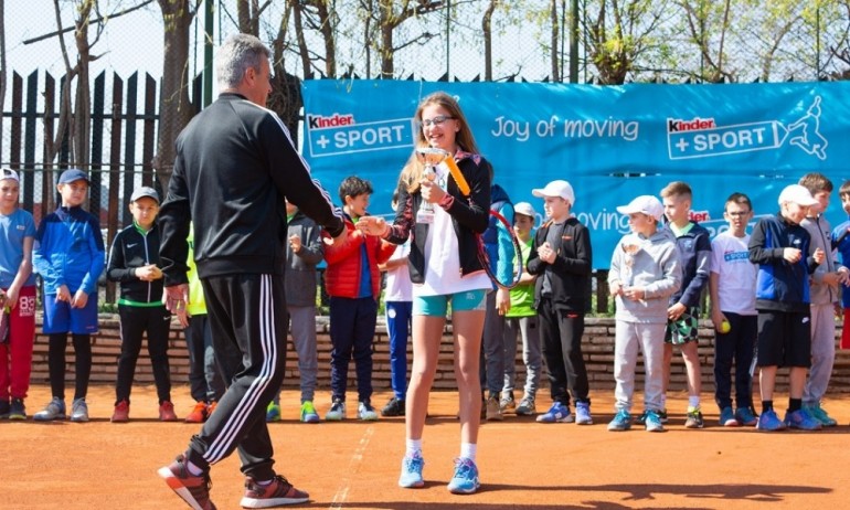 За трета поредна година: Започнаха тенис турнири за деца от веригата Kinder+ Sport в България (ГАЛЕРИЯ) - Tribune.bg