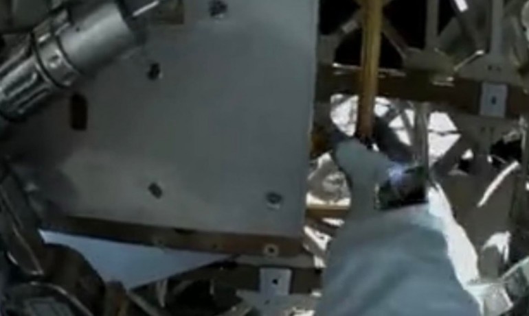 Астронавти от НАСА с мисия в открития космос - Tribune.bg