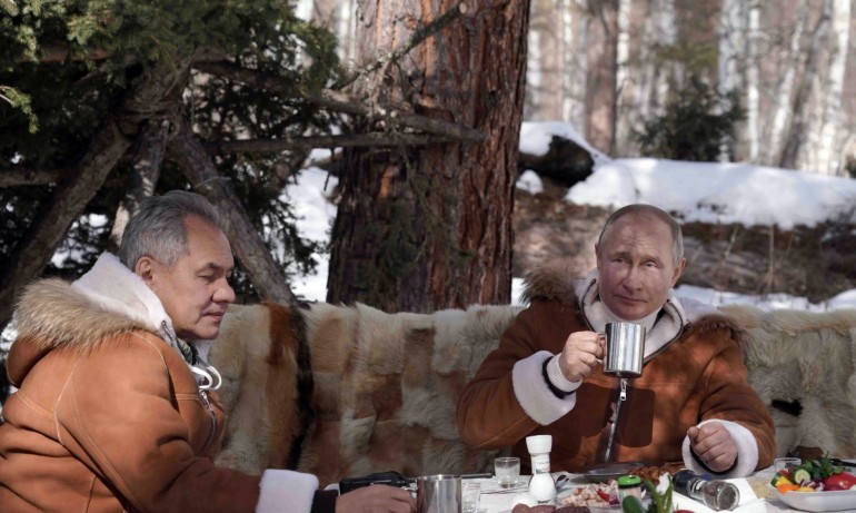 Путин си почива на машина с висока проходимост в Сибир (СНИМКИ И ВИДЕО) - Tribune.bg
