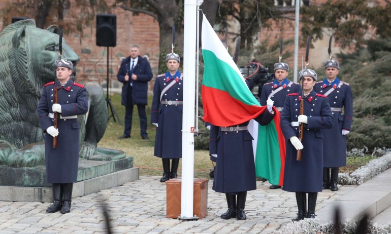 България чества 3-ти март! (ГАЛЕРИЯ) - Tribune.bg
