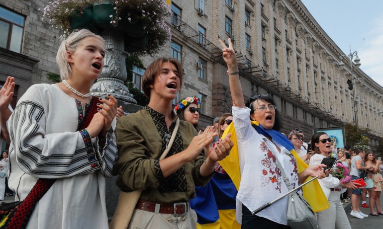 Украйна отбеляза 30 години независимост (СНИМКИ) - Tribune.bg
