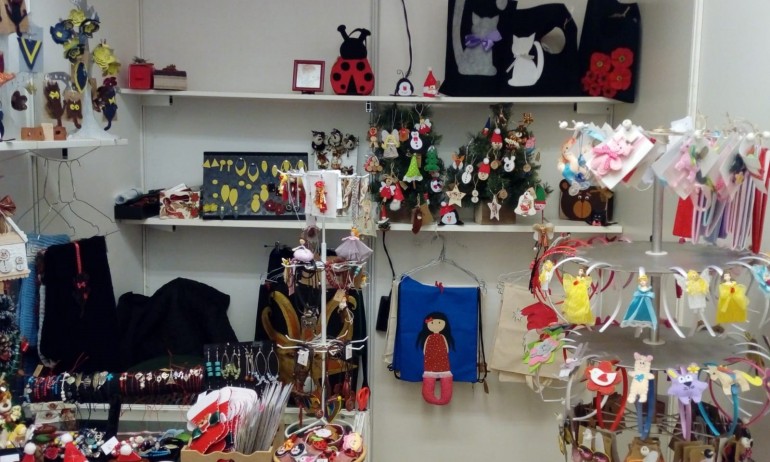 Все повече хора търсят ръчно изработени подаръци за празниците - Tribune.bg