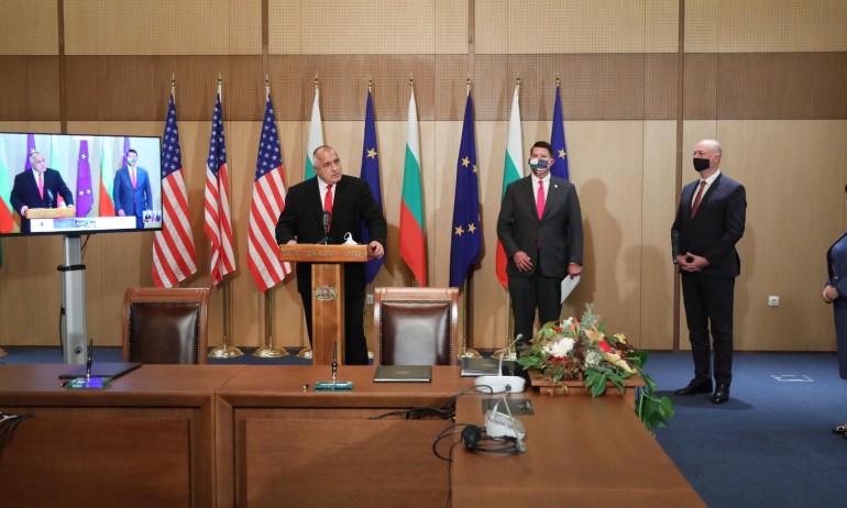 България и САЩ подписаха ключови документи в сферата на сигурността на 5G мрежите и на ядрената енергия за граждански цели - Tribune.bg