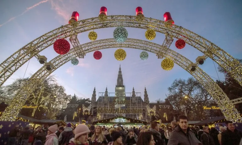 Задържаха трима чеченци за планирани атаки на коледни базари в Европа - Tribune.bg
