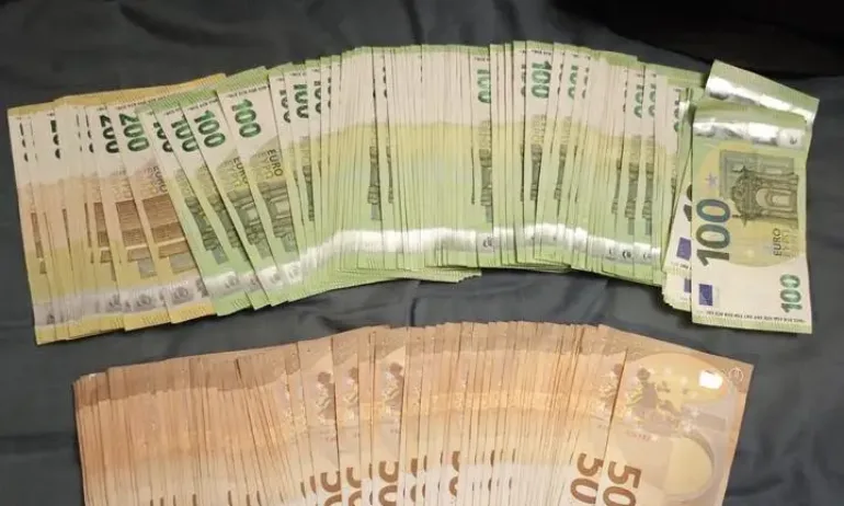 Намериха над 600 000 евро в брой, близо 70 кг. наркотици и боеприпаси - Tribune.bg