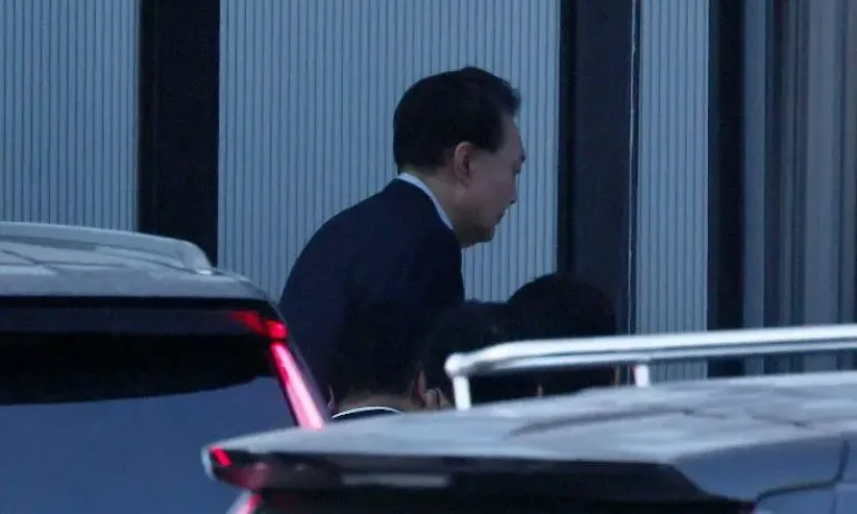 Арестуваха временно отстранения от власт президент на Южна Корея - Tribune.bg