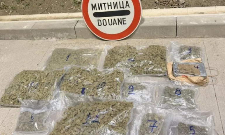 Хванаха над 7 кг наркотици на Дунав мост 2 (СНИМКИ) - Tribune.bg