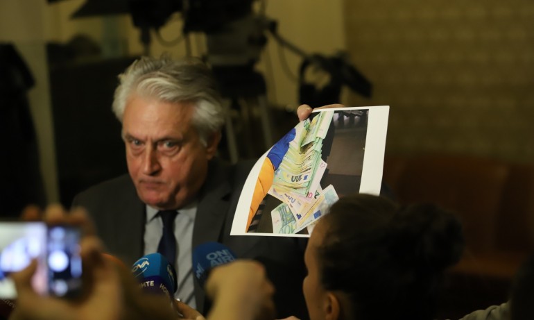 Рашков настоя Борисов да бъде така добър да съдейства на МВР, за да открият Мата Хари и да я разпитат - Tribune.bg