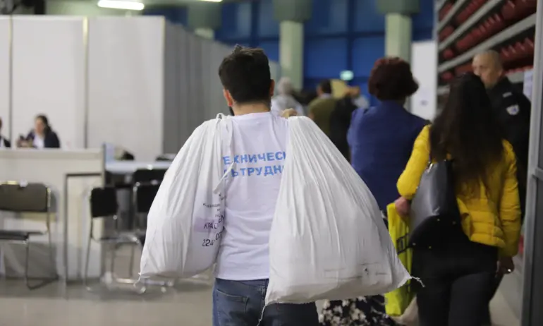 Софийският административен съд разпореди ново преброяване на разписките от машините в София - Tribune.bg