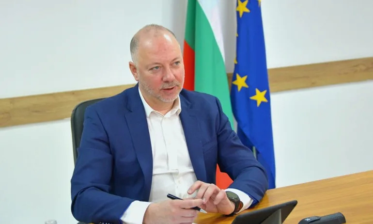 Росен Желязков: За първи път подвижен жп състав ще бъде финансиран с европейски средства - Tribune.bg