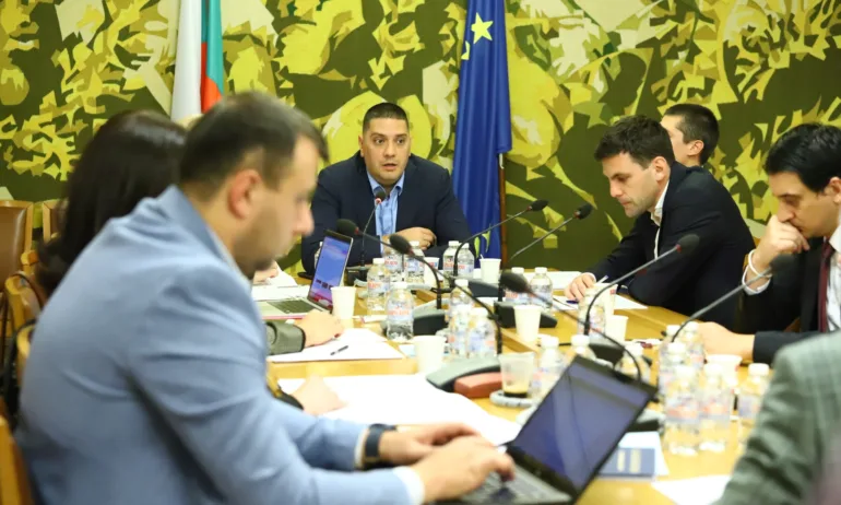 Минимум 1/3 мнозинство в комисия може приема решение в НС - Tribune.bg