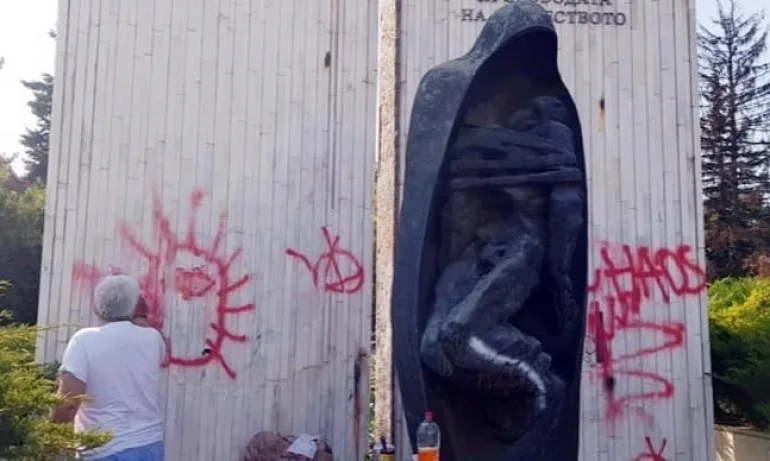 След поредица вандалски актове: Кметът на Плевен пита ИДИОТИ ли живеят сред нас - Tribune.bg