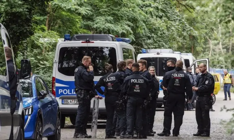 Втори ден полицията в Берлин преследва лъвицата-фантом, заснета от местни