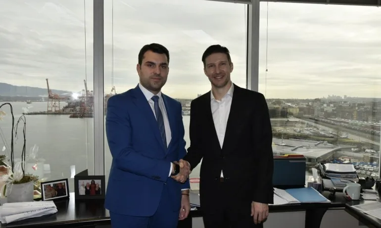 Георг Георгиев се срещна с изпълнителния директор на Световния търговски център във Ванкувър - Tribune.bg