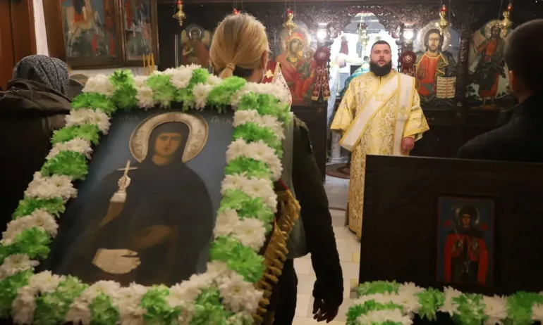 Отбелязваме празника на Света Петка - Tribune.bg