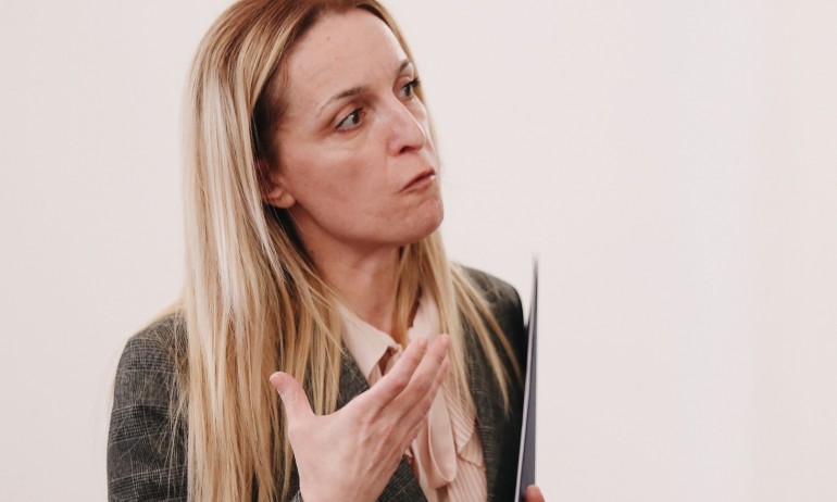 Шефката на външната комисия: Военната помощ за Украйна отпадна от дневния ред - Tribune.bg