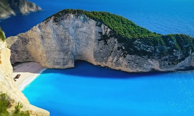 Земетресението преместило гръцкия остров Закинтос - Tribune.bg