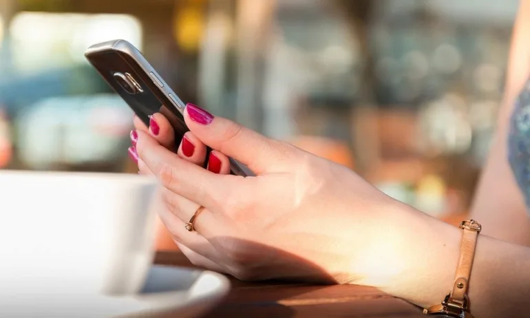 Телефонните измамници вече звънят и на мобилния телефон - Tribune.bg