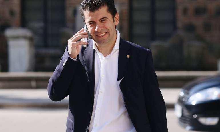 Мрежата: Русия няма 70 дипломати, Петков явно гони чистачките и шофьорите - Tribune.bg