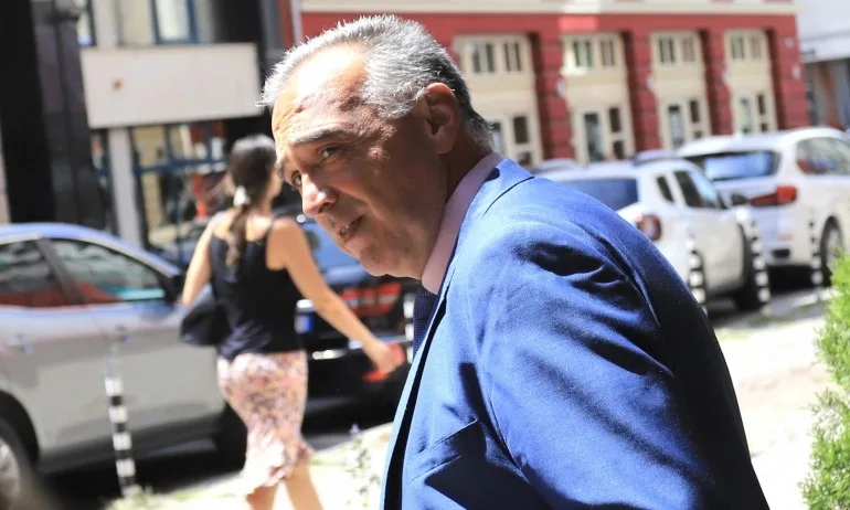 Кутев: Българите искат канадско гражданство, но това на Петков им пречи - Tribune.bg