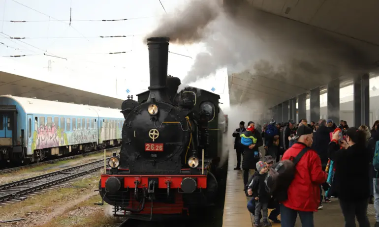 И тази година ще има коледен влак, теглен от автентичен парен локомотив - Tribune.bg