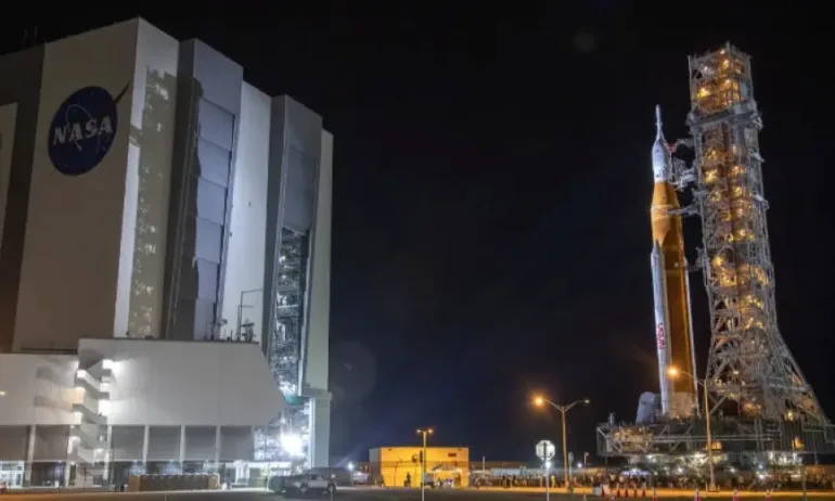 Точно в 15,33 ч българско време НАСА изпраща най-мощната космическа