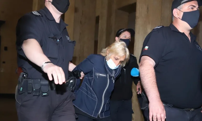 Оставиха в ареста бабата, задържана за смъртта на внучката си в квартал Факултета - Tribune.bg