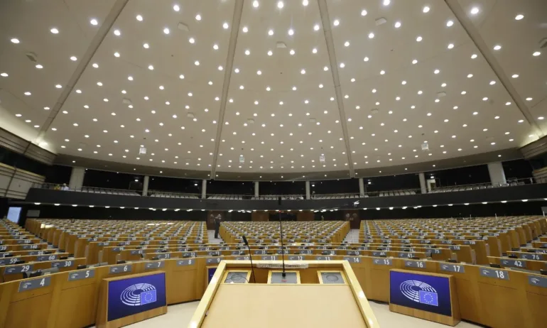 ЕП отново ще призове за пълно приемане на България и Румъния в Шенген - Tribune.bg