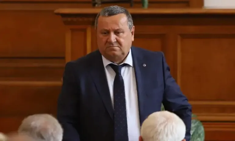 Д-р Хасан Адемов: Бомбата с пенсиите ще гръмне седмица след изборите - Tribune.bg