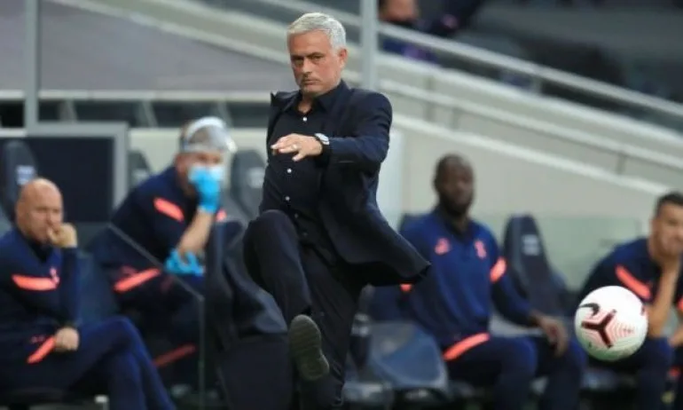 Моуриньо се похвали с подарък от България - Tribune.bg