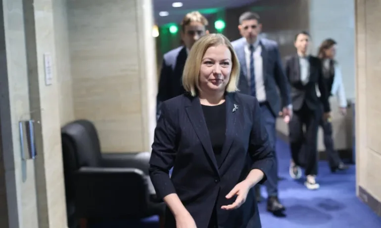 Надежда Йорданова: Назначението на Людмила Петкова в АДФИ е немотивирано и скандално - Tribune.bg