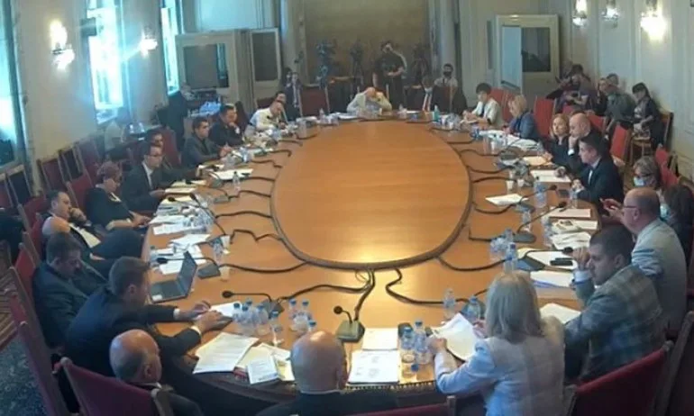 Депутатите от правна комисия прехвърлиха Бюрото по защита към правосъдното министерство - Tribune.bg