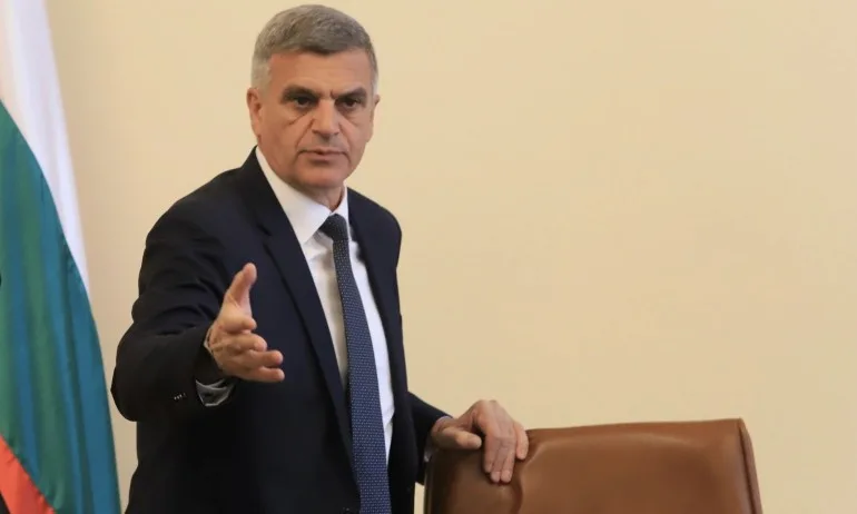 Има ли капитан на кораба? Премиер информира медиите, че знае за подслушване... от медиите - Tribune.bg