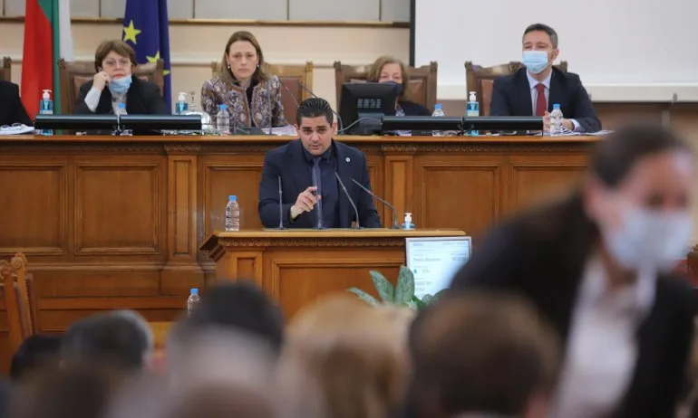 На първо четене: гласуване по пощата, експериментално електронно, без мажоритарно - Tribune.bg