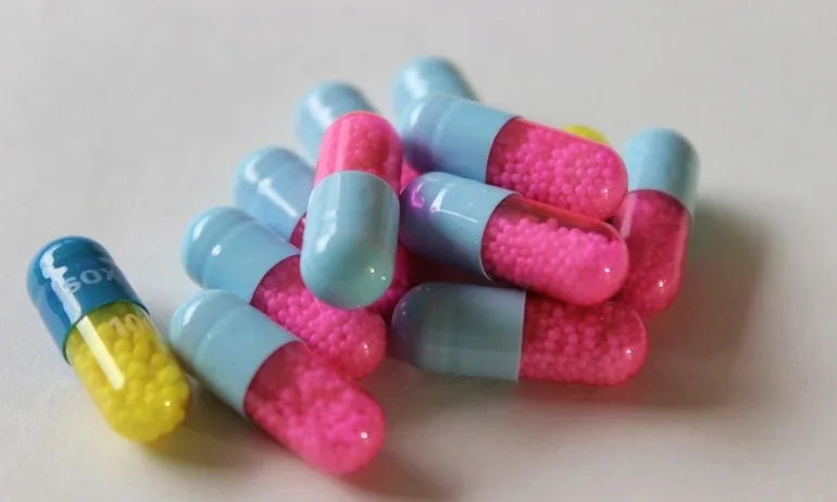 Белезници за мъж и жена, опитали да вкарат у нас над 130 кг метамфетамин - Tribune.bg