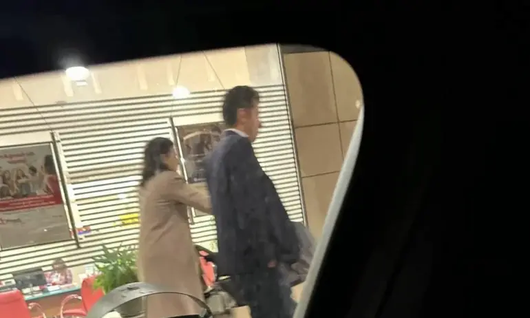 Забелязано: Кирил Петков на разходка с бебето на Лена Бориславова - Tribune.bg