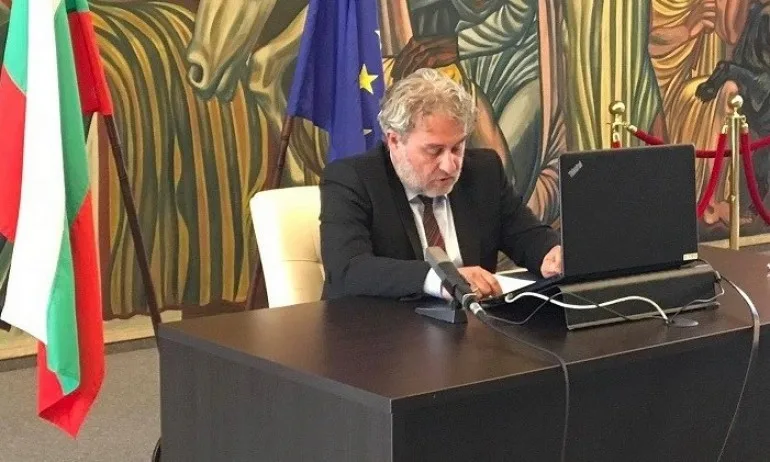 Банов: Тези тежки времена ще отминат, трябва да сме готови за рестарта на културния живот - Tribune.bg