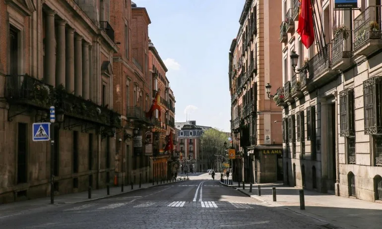 Испания налага тотална блокада - Tribune.bg