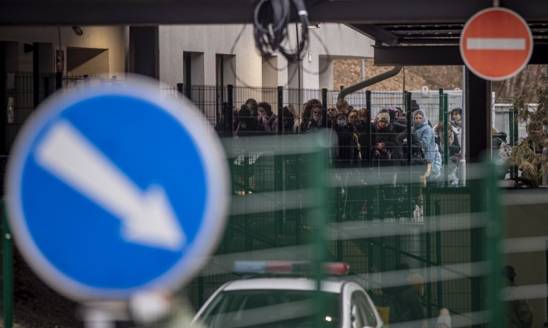 Първите евакуирани българи от Украйна вече са на територията на Молдова - Tribune.bg