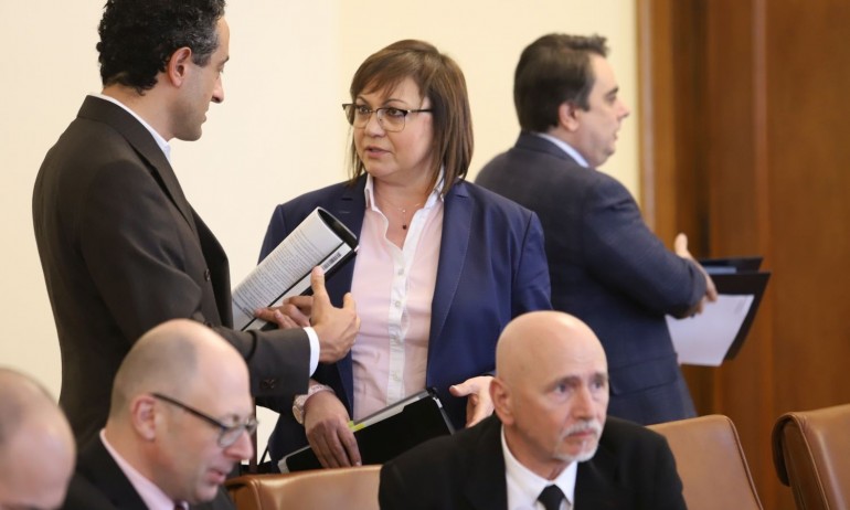 Виктор Димчев за Нинова: Мис Промяната, тя управлява и води кораба - Tribune.bg