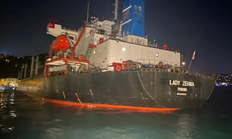 Товарен кораб с 3000 тона царевица от Украйна блокира за часове Босфора - Tribune.bg
