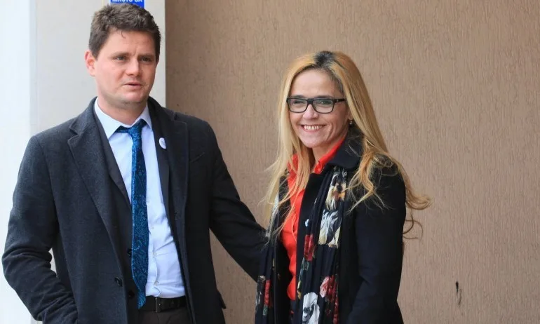 Дясната ръка на Иванчева с послание до всичките тъпанари от ДБ - Tribune.bg