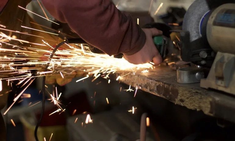 Синдикатите срещу нощния труд - Tribune.bg