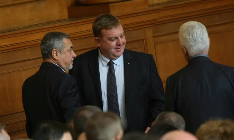 Сидеров чака Каракачанов и Симеонов в парламента, те – извън София - Tribune.bg